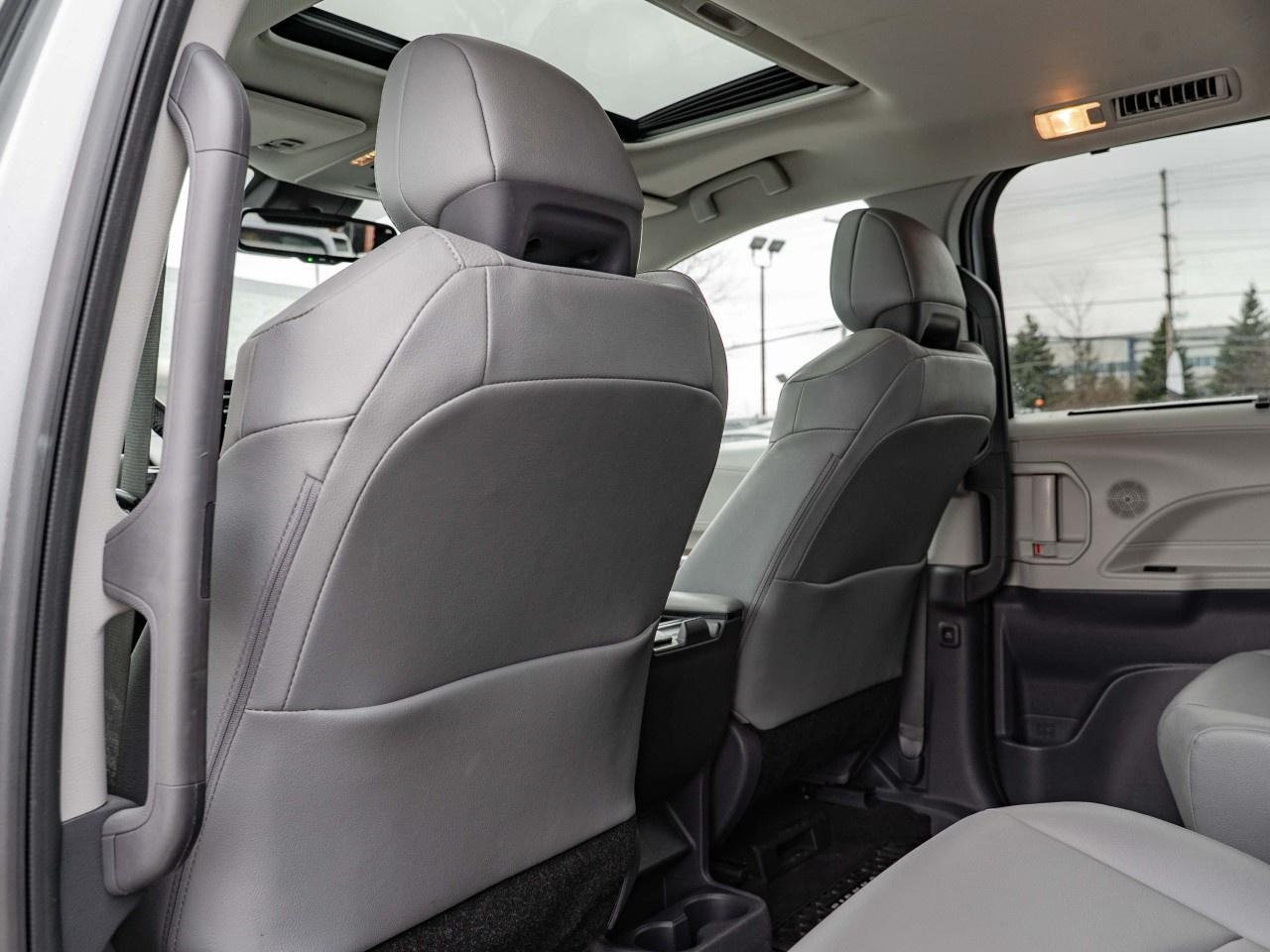 2021 Toyota Sienna XLE 7-Passenger AWD Photo