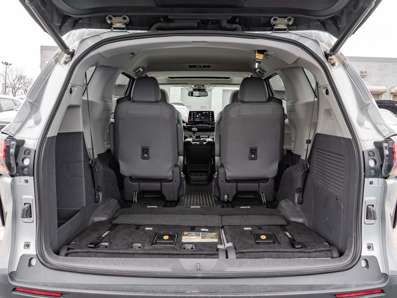 2021 Toyota Sienna XLE 7-Passenger AWD Photo