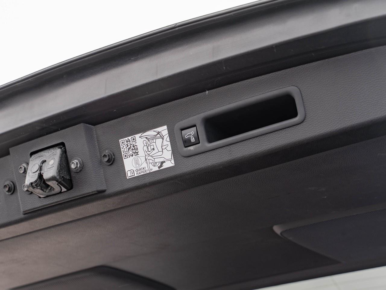 2021 Toyota Sienna XLE 7-Passenger AWD Photo