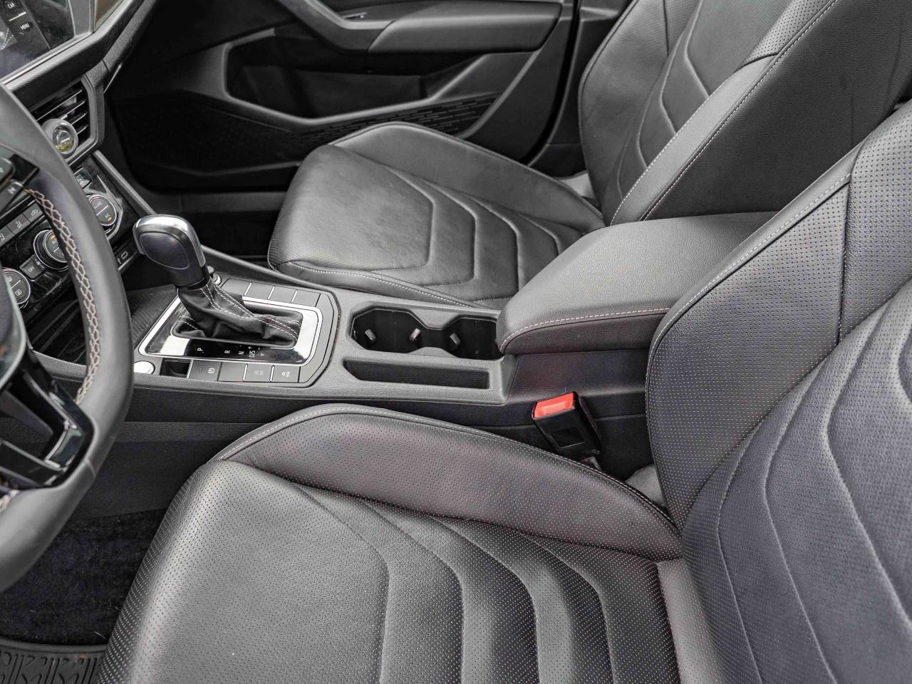 2021 Volkswagen Jetta Execline Auto Photo