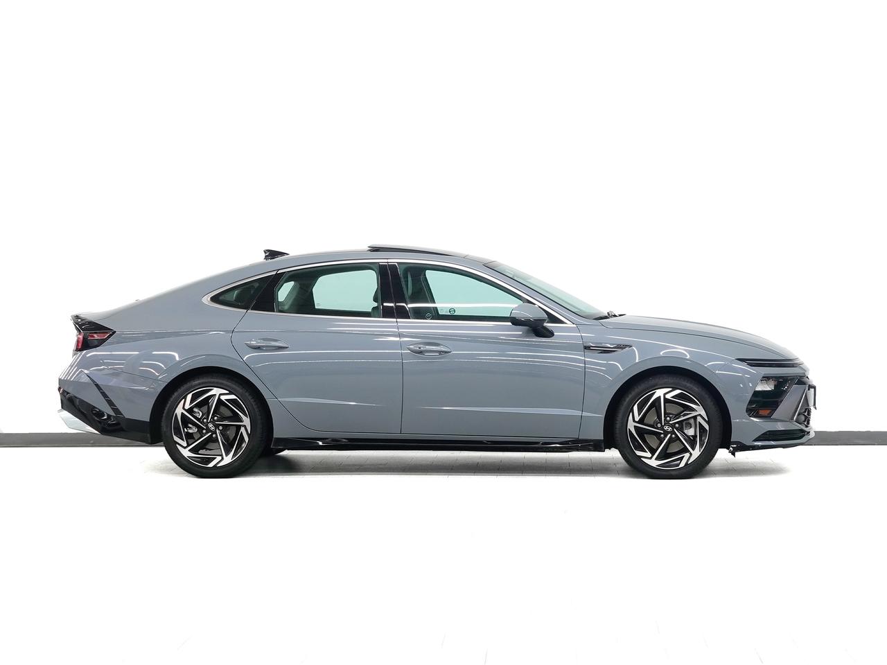 2024 Hyundai Sonata PREFERRED | Trend Pkg | Leather | Pano roof | BSM