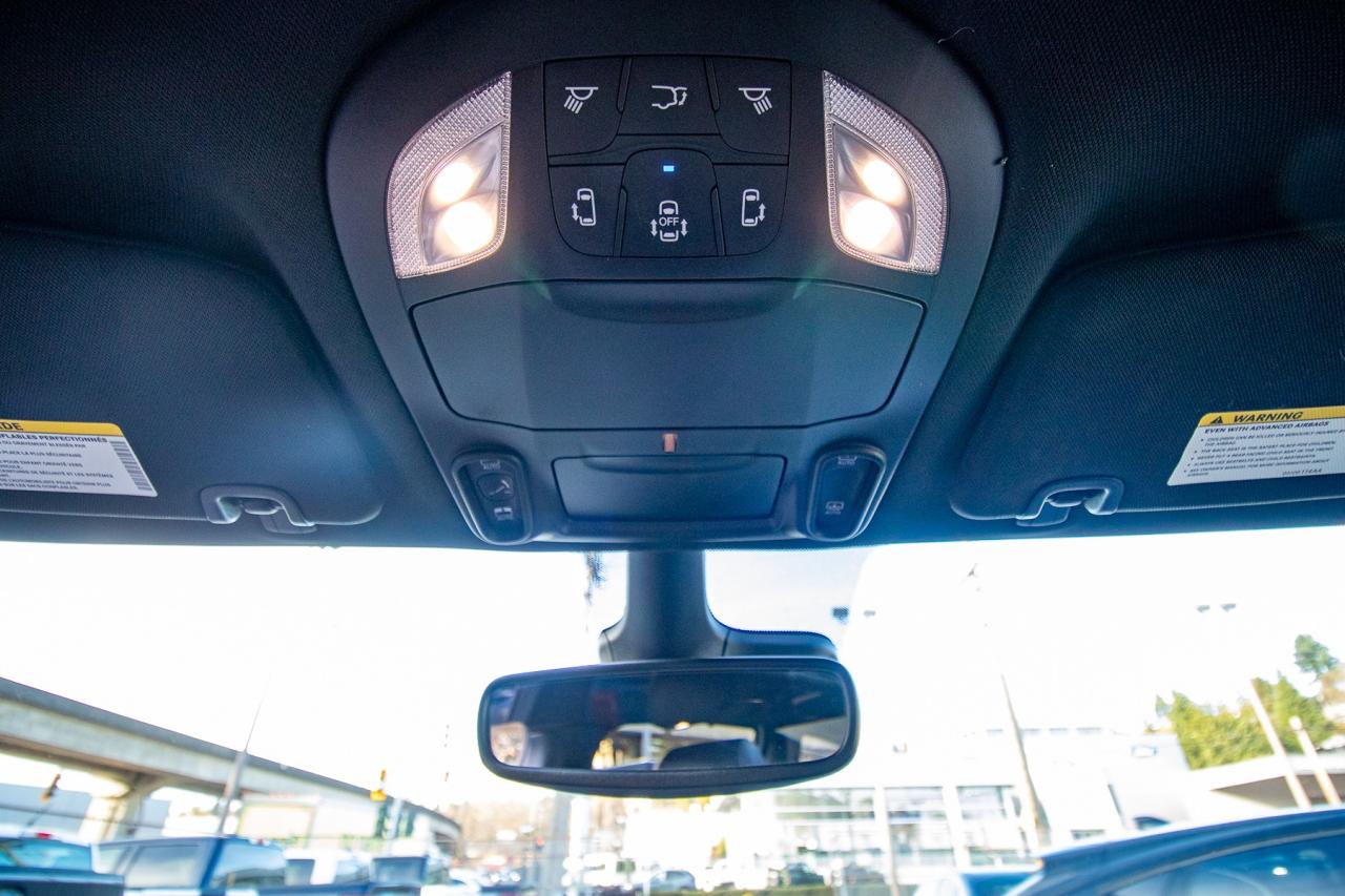 2023 Chrysler Pacifica TOURING L AWD Photo5