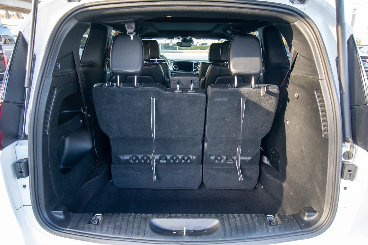 2023 Chrysler Pacifica TOURING L AWD Photo5