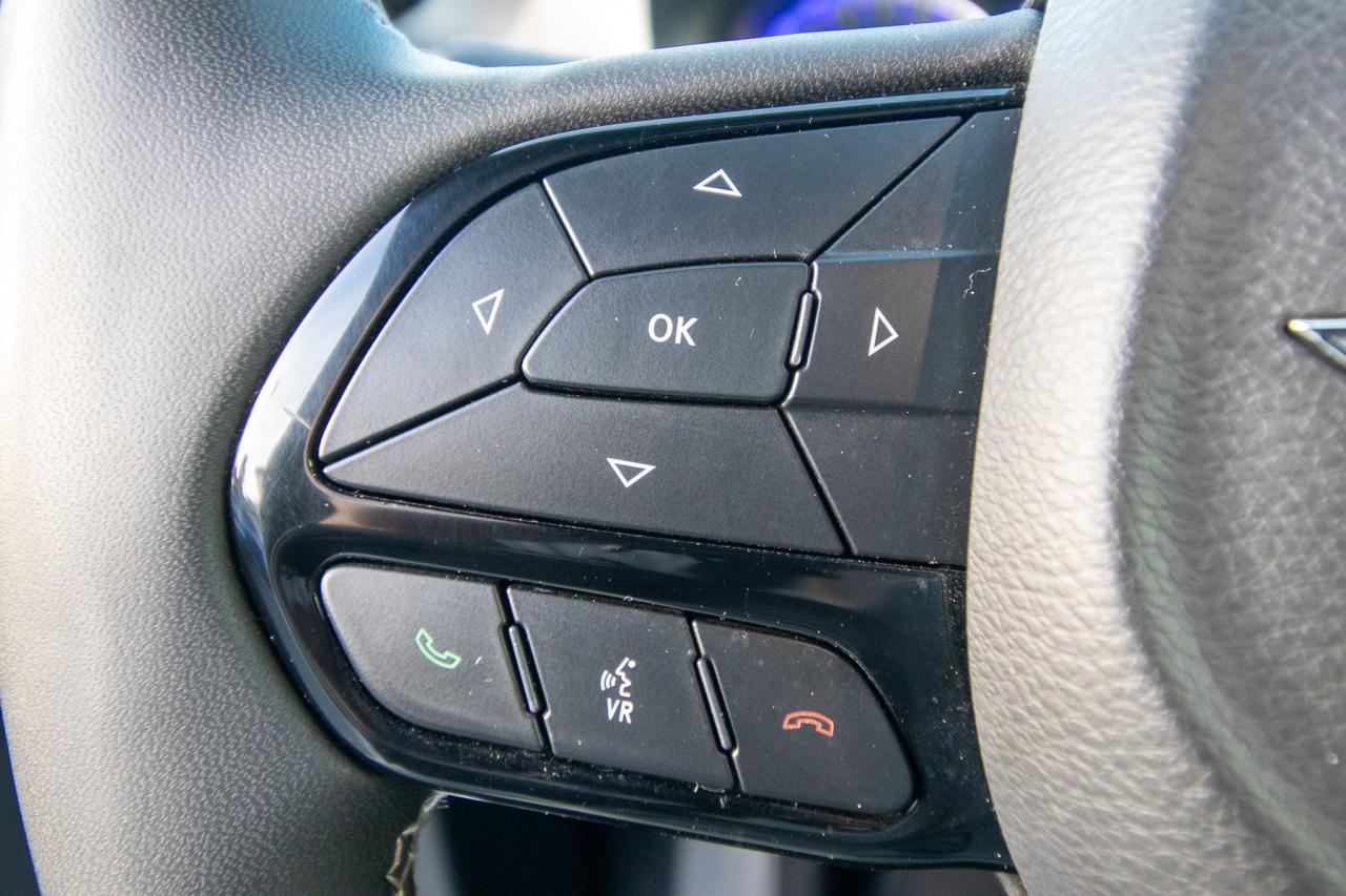 2023 Chrysler Pacifica TOURING L AWD Photo5