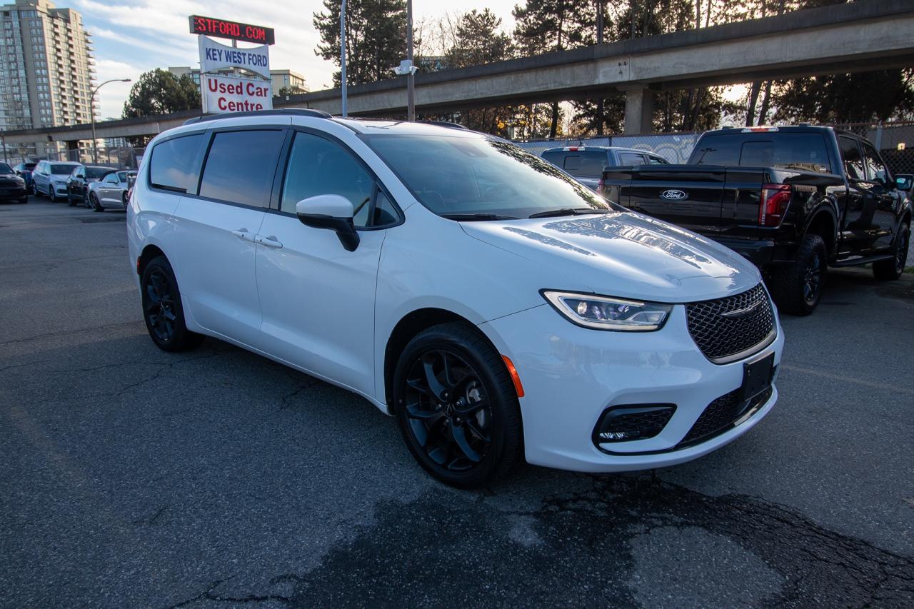 2023 Chrysler Pacifica TOURING L AWD Photo4