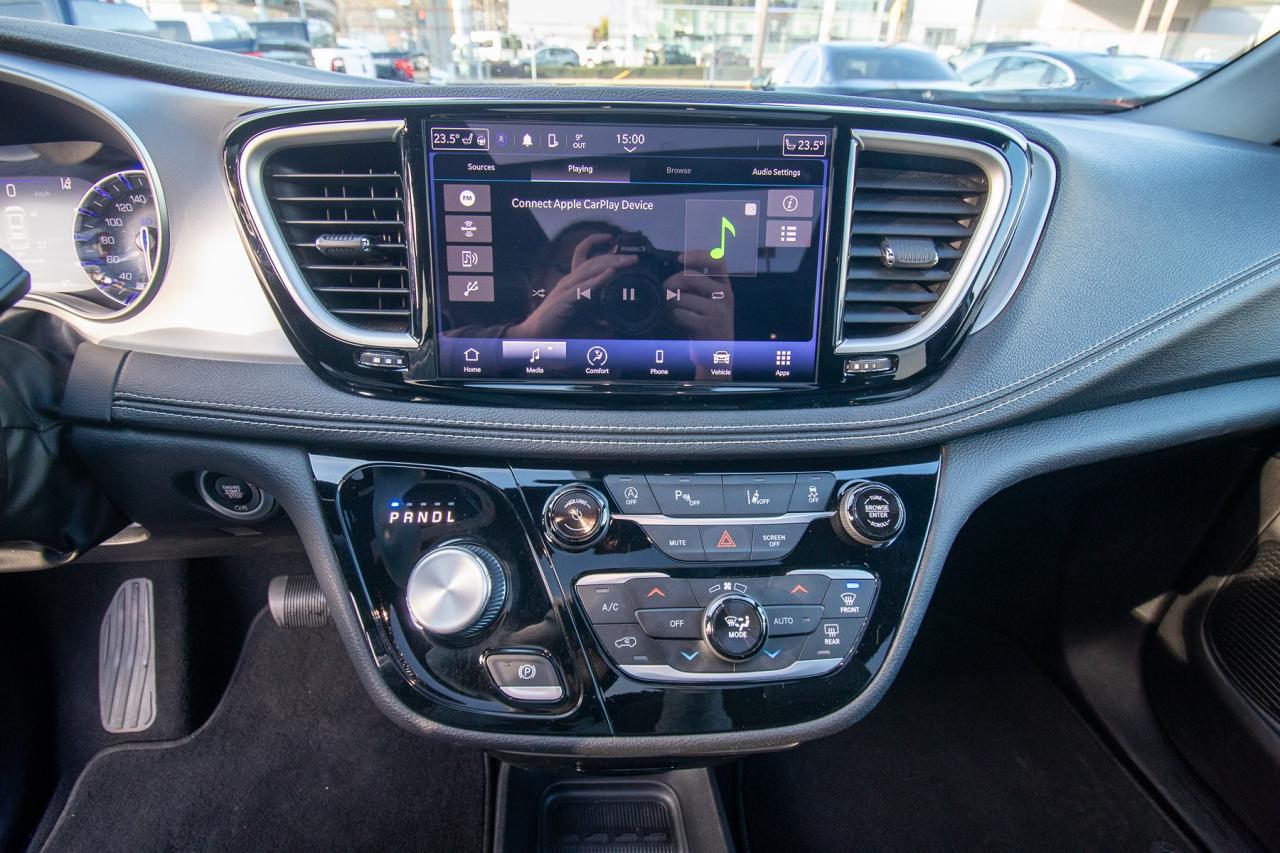 2023 Chrysler Pacifica TOURING L AWD Photo5