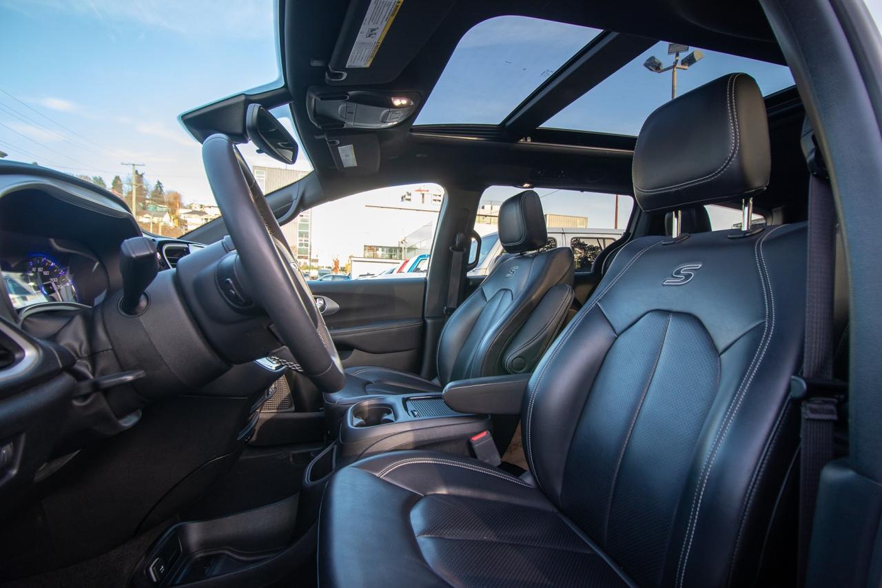 2023 Chrysler Pacifica TOURING L AWD Photo5