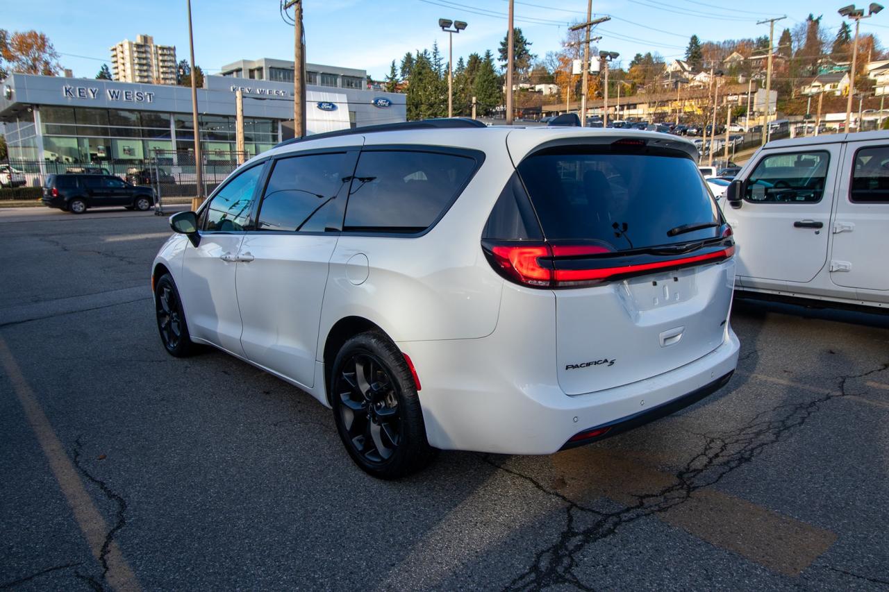 2023 Chrysler Pacifica TOURING L AWD Photo5