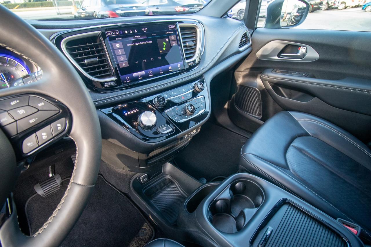 2023 Chrysler Pacifica TOURING L AWD Photo5