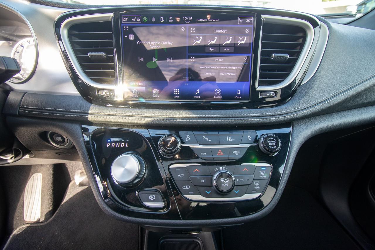 2023 Chrysler Pacifica Touring L Photo5