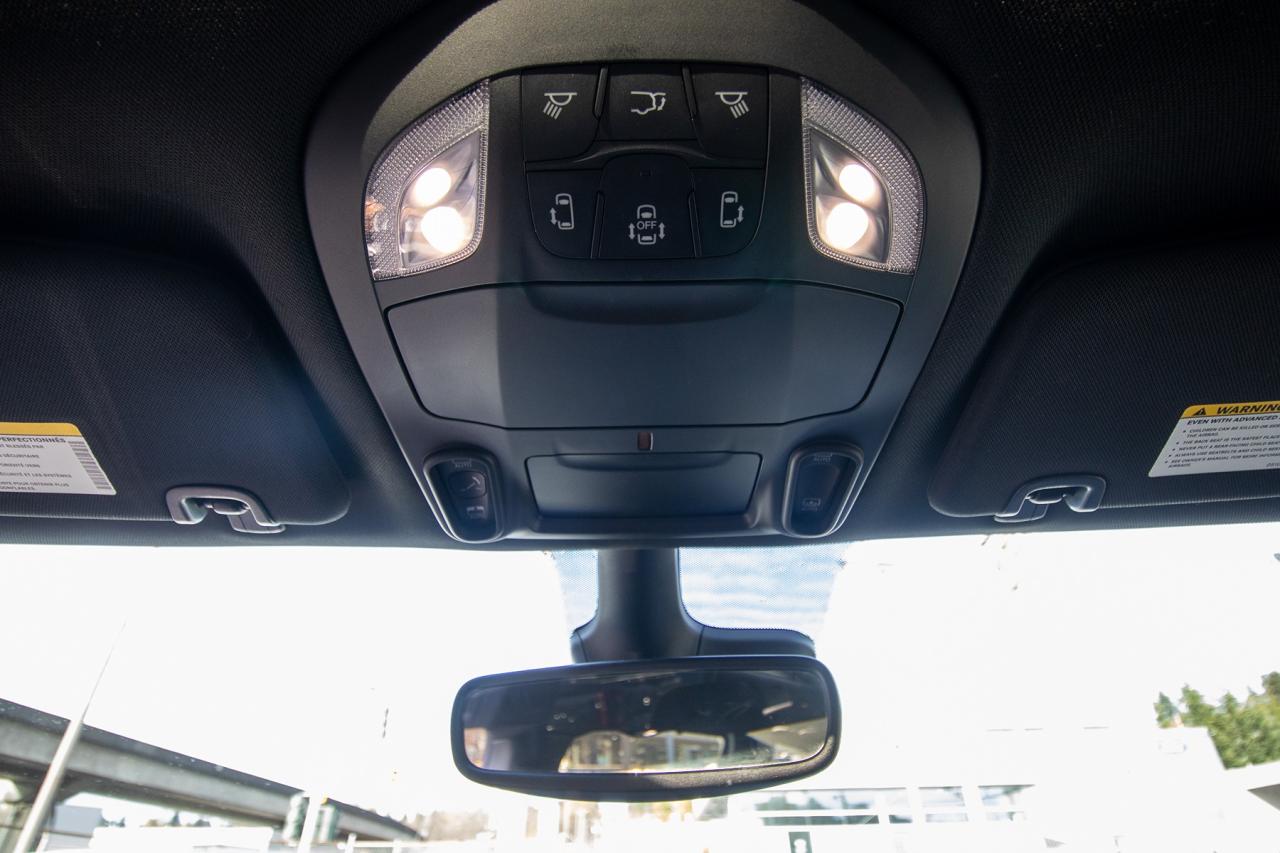 2023 Chrysler Pacifica Touring L Photo5