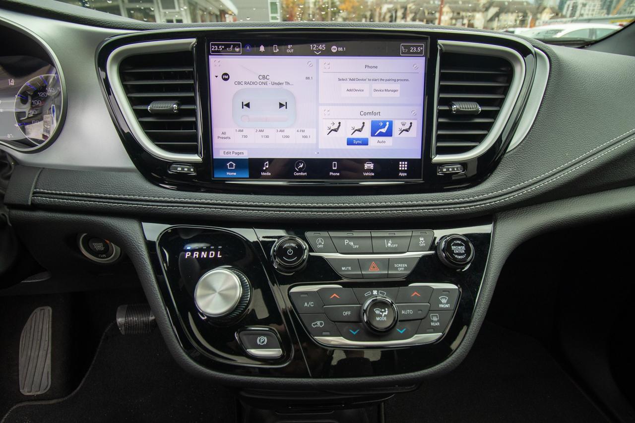 2023 Chrysler Pacifica Touring L Photo5