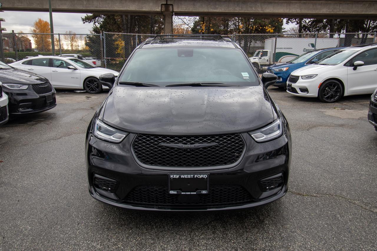 2023 Chrysler Pacifica Touring L Photo5