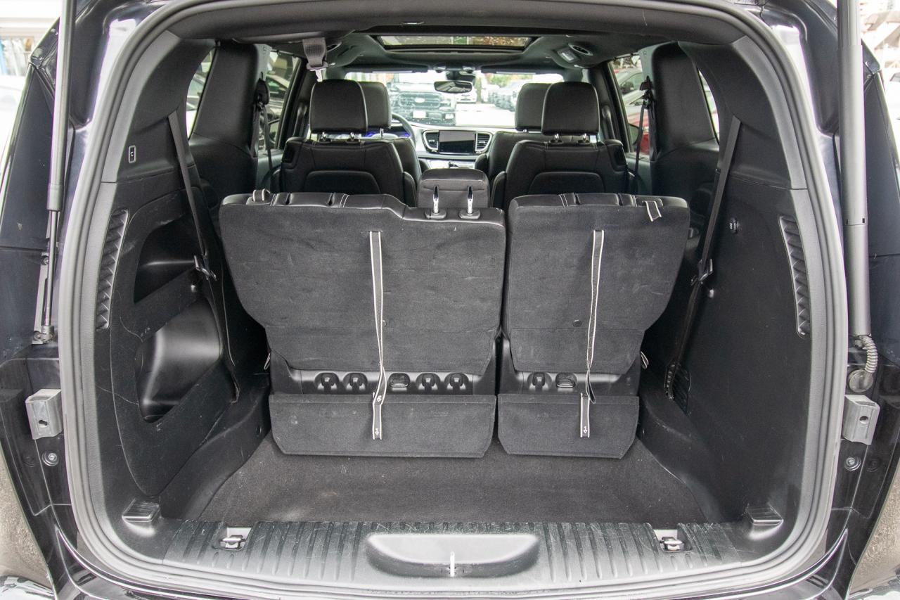 2023 Chrysler Pacifica Touring L Photo5