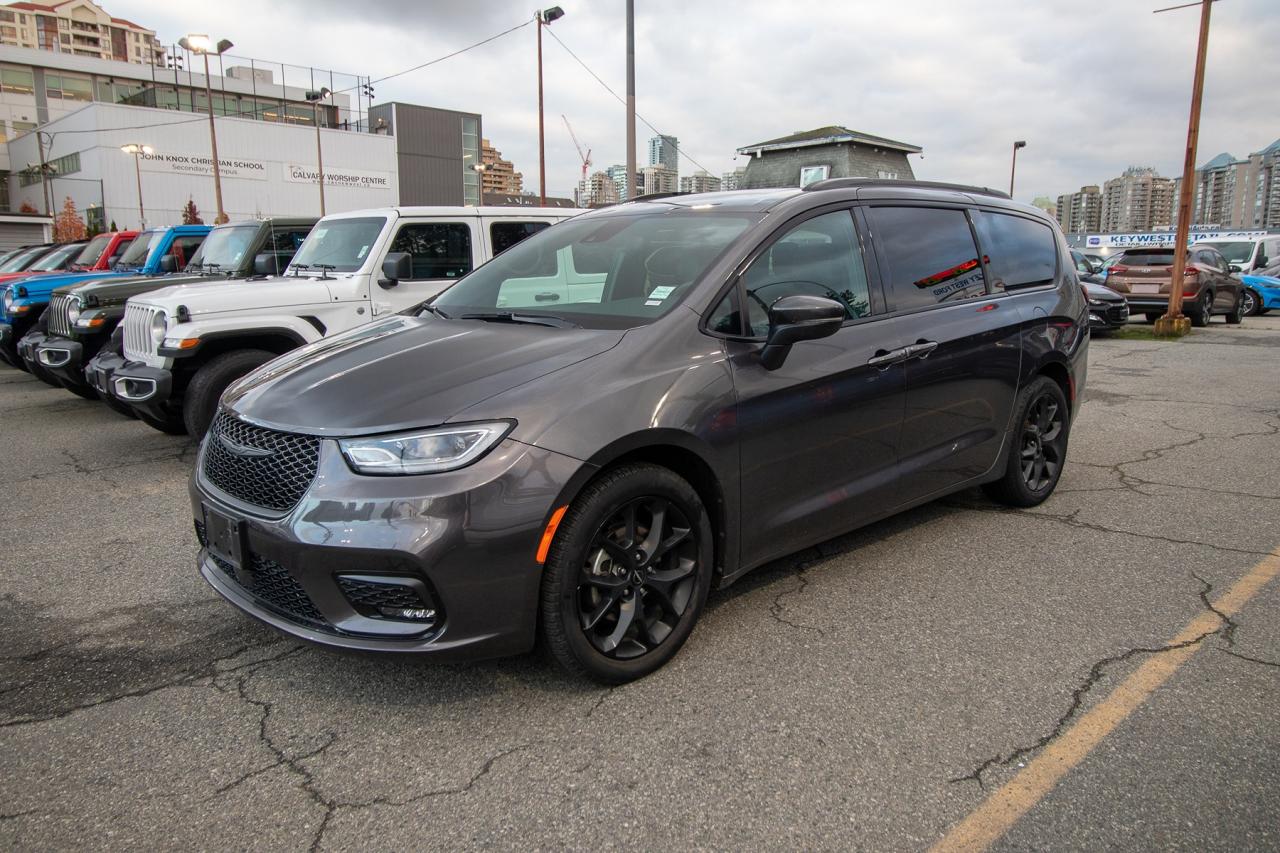 2023 Chrysler Pacifica Touring L Photo5
