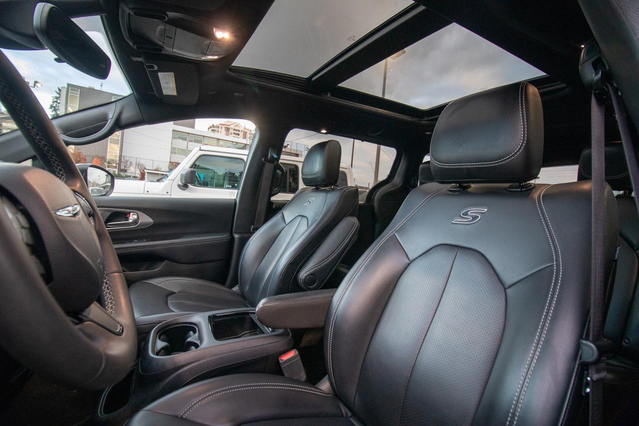 2023 Chrysler Pacifica Touring L Photo5