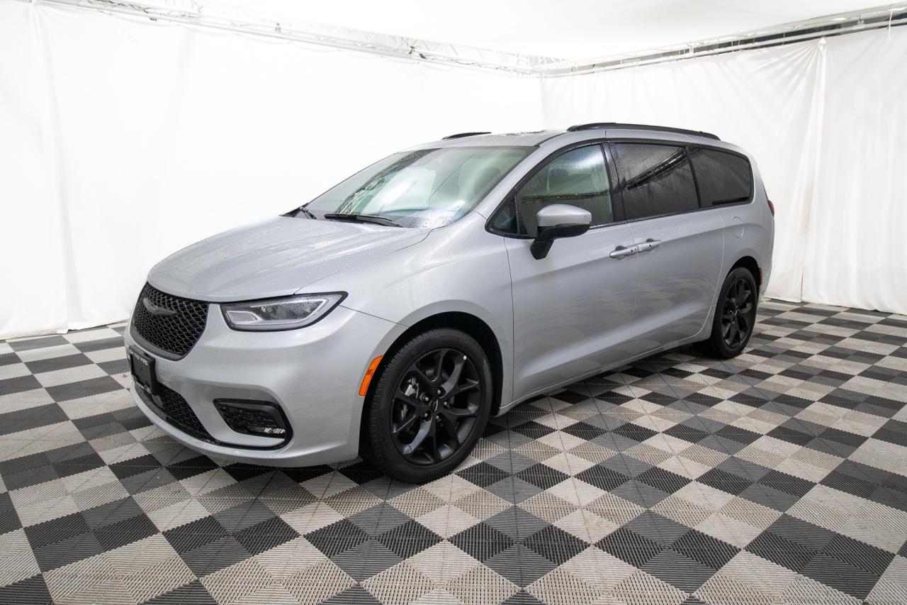 2023 Chrysler Pacifica Touring L Photo5