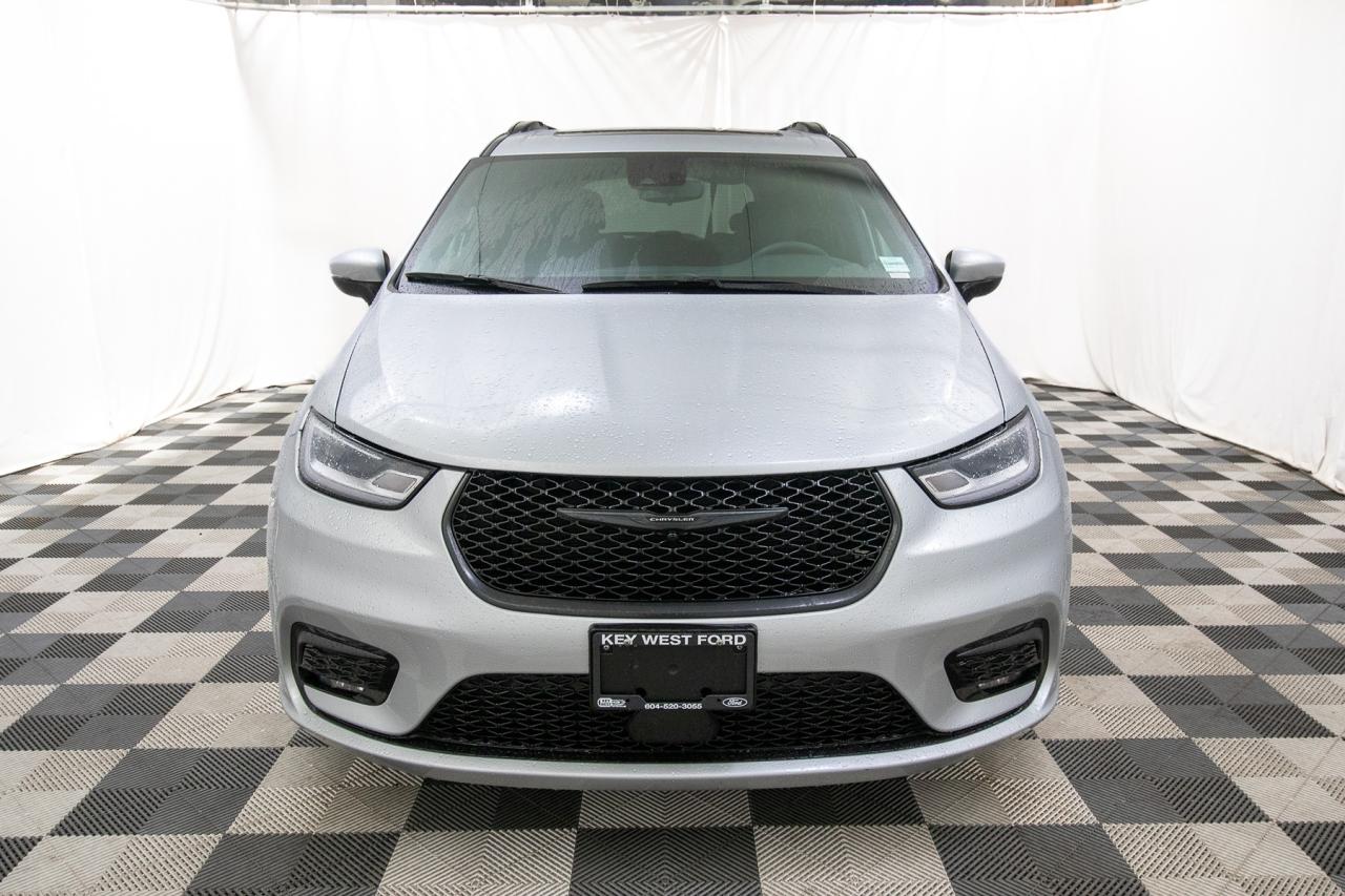 2023 Chrysler Pacifica Touring L Photo5