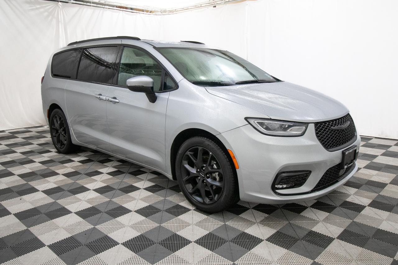 2023 Chrysler Pacifica Touring L Photo5