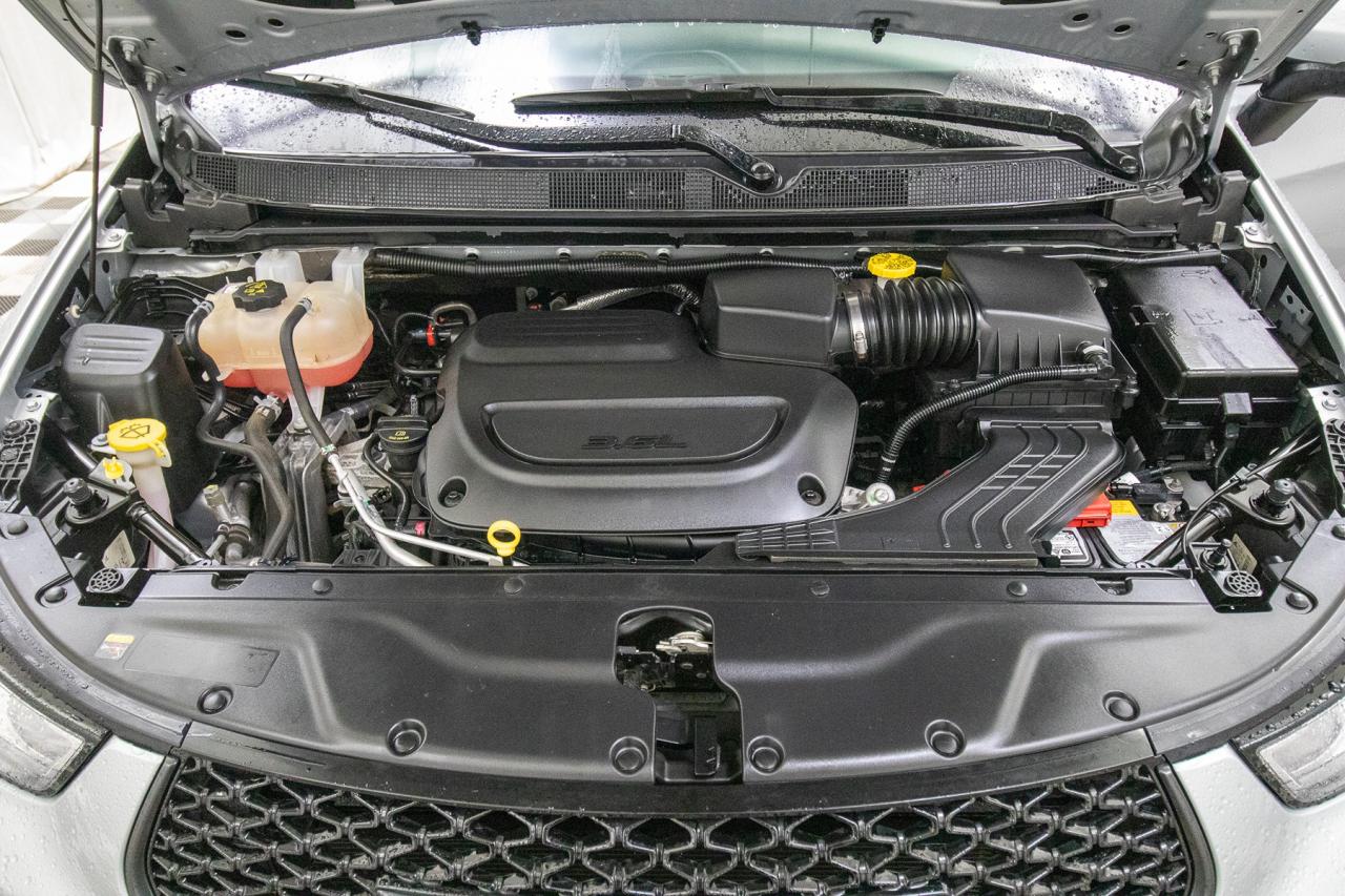 2023 Chrysler Pacifica Touring L Photo5