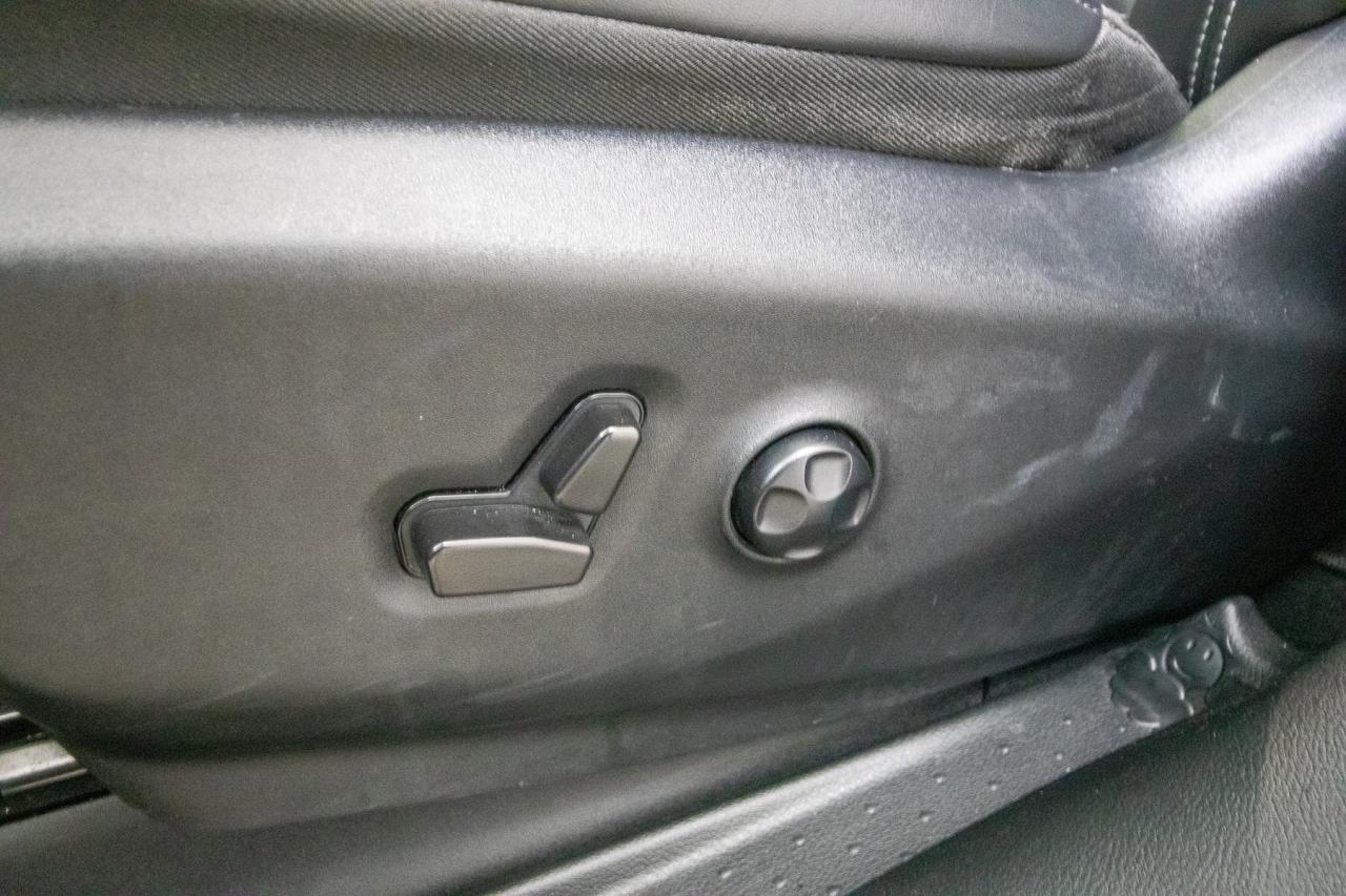 2023 Chrysler Pacifica Touring L Photo5