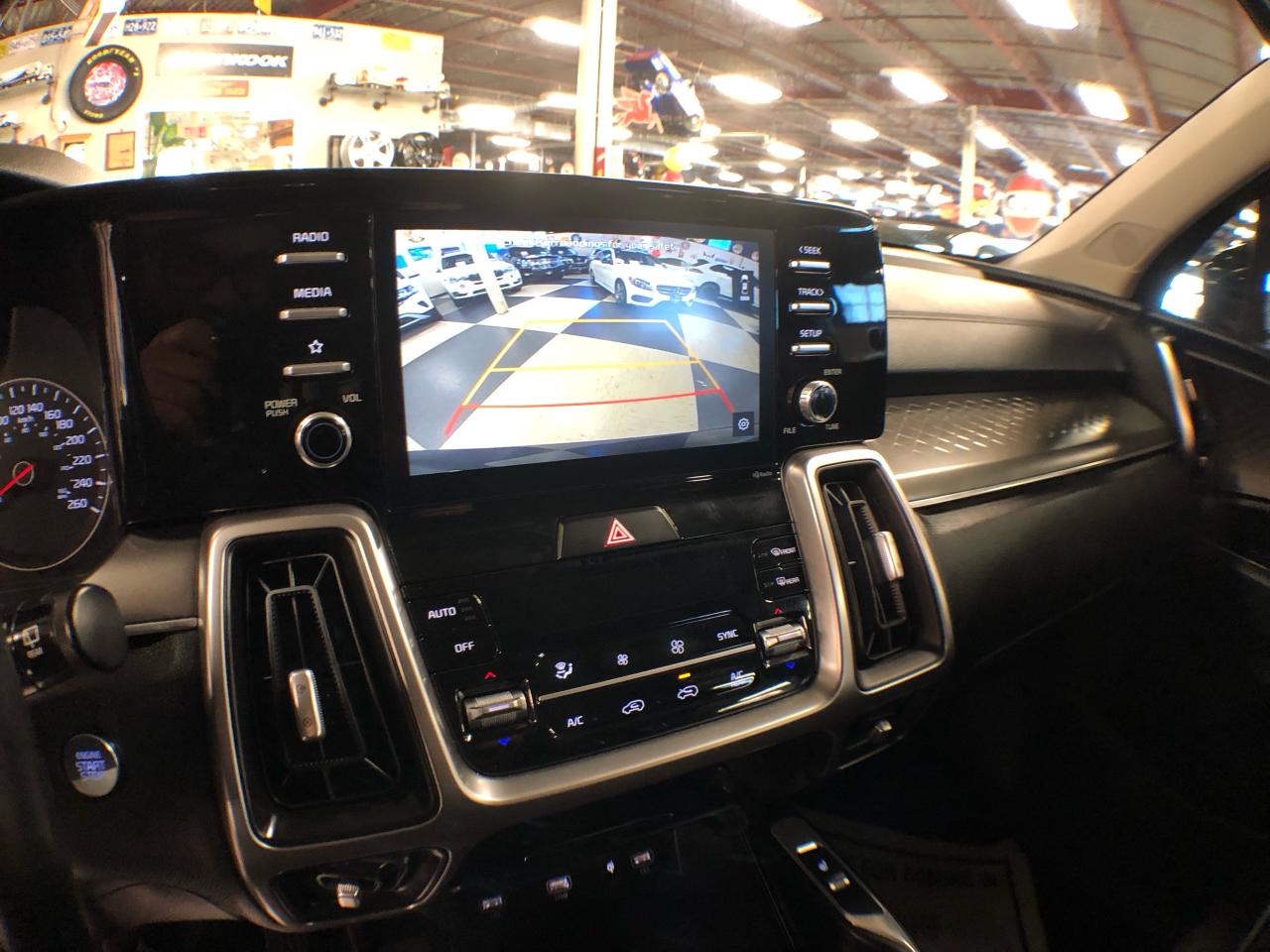 2021 Kia Sorento LX PREMIUM 7 PASS CARPLAY B/SPOT L/ASSIST CAMERA Photo