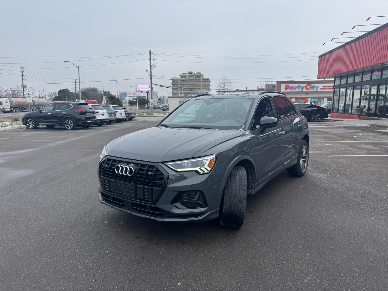 2022 Audi Q3 KOMFORT AWD LEATHER PANO/ROOF B/SPOT CAMERA Photo2