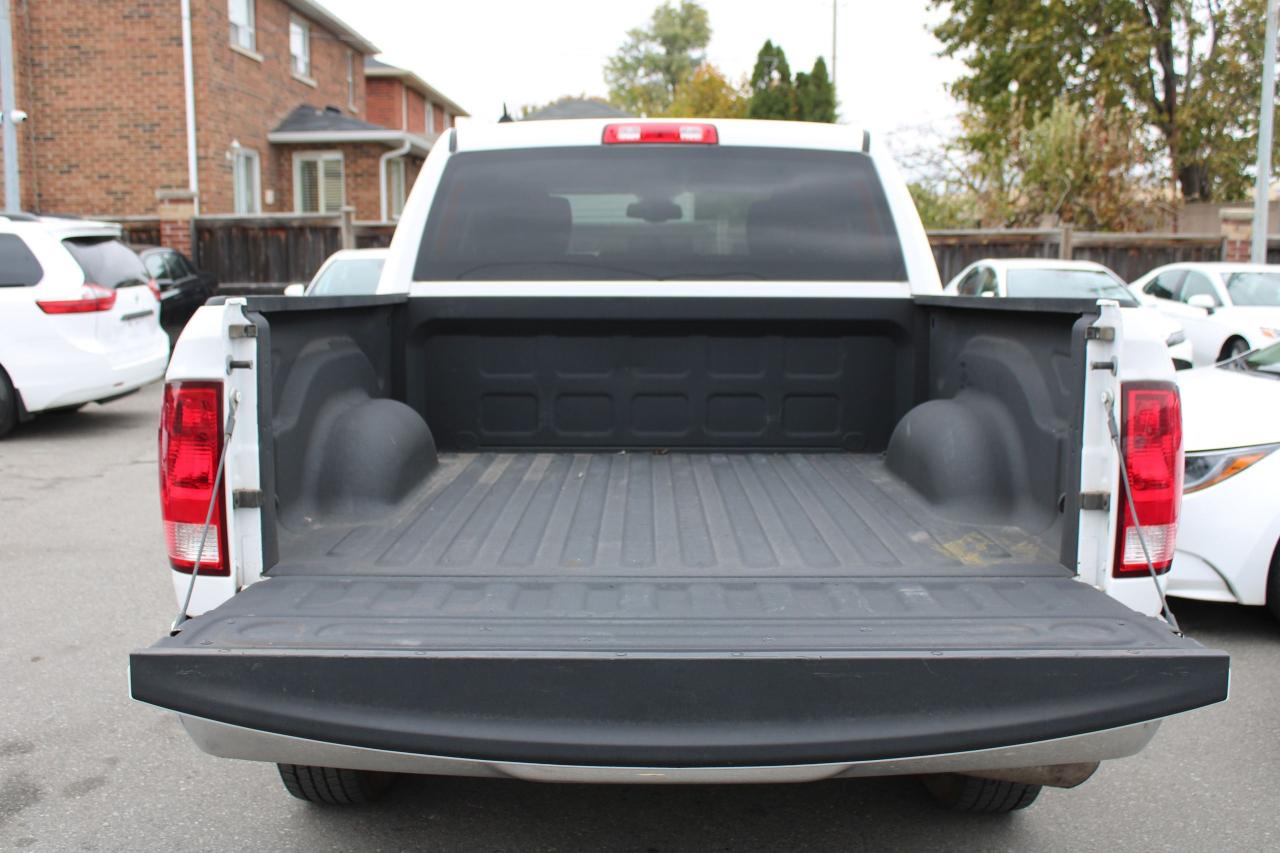 2022 RAM 1500 Classic 4x4 Crew Cab 5'7" Box - Photo #7