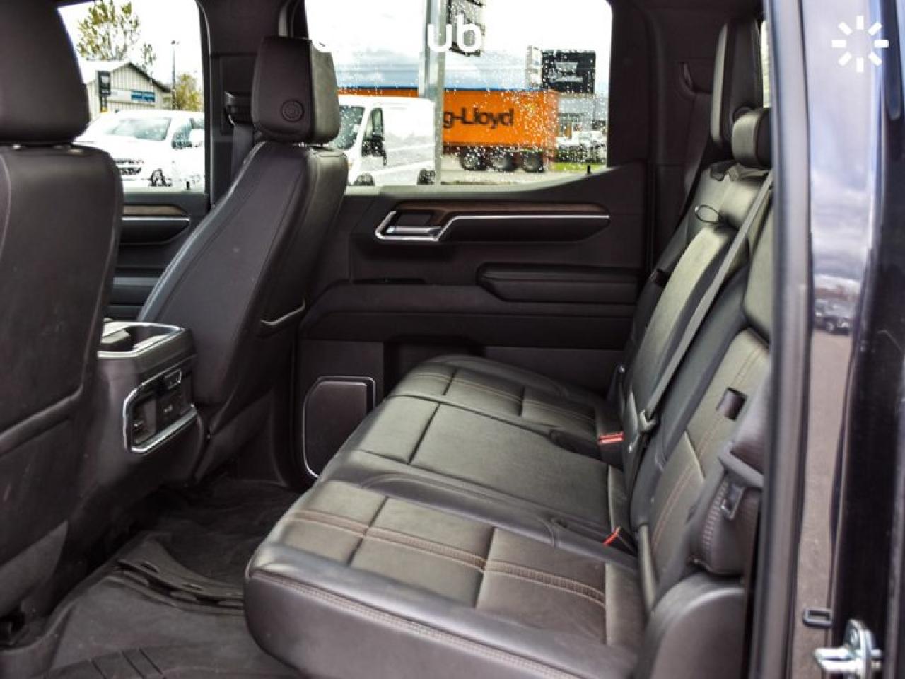 2023 Chevrolet Silverado 1500 High Country 4WD Crew Cab 147" 6.2L Leather Multi Pro Tailgate Sunroof Photo