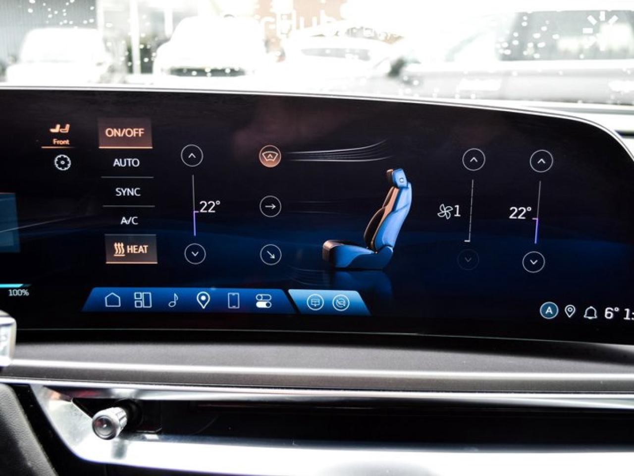 2024 Cadillac LYRIQ Tech33"Display Glass Roof w/Power Sahade Blind Spot R-Start Photo