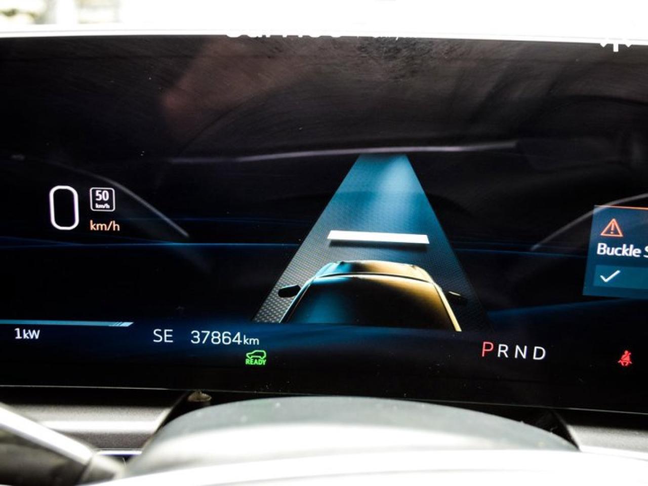 2024 Cadillac LYRIQ Tech33"Display Glass Roof w/Power Sahade Blind Spot R-Start Photo