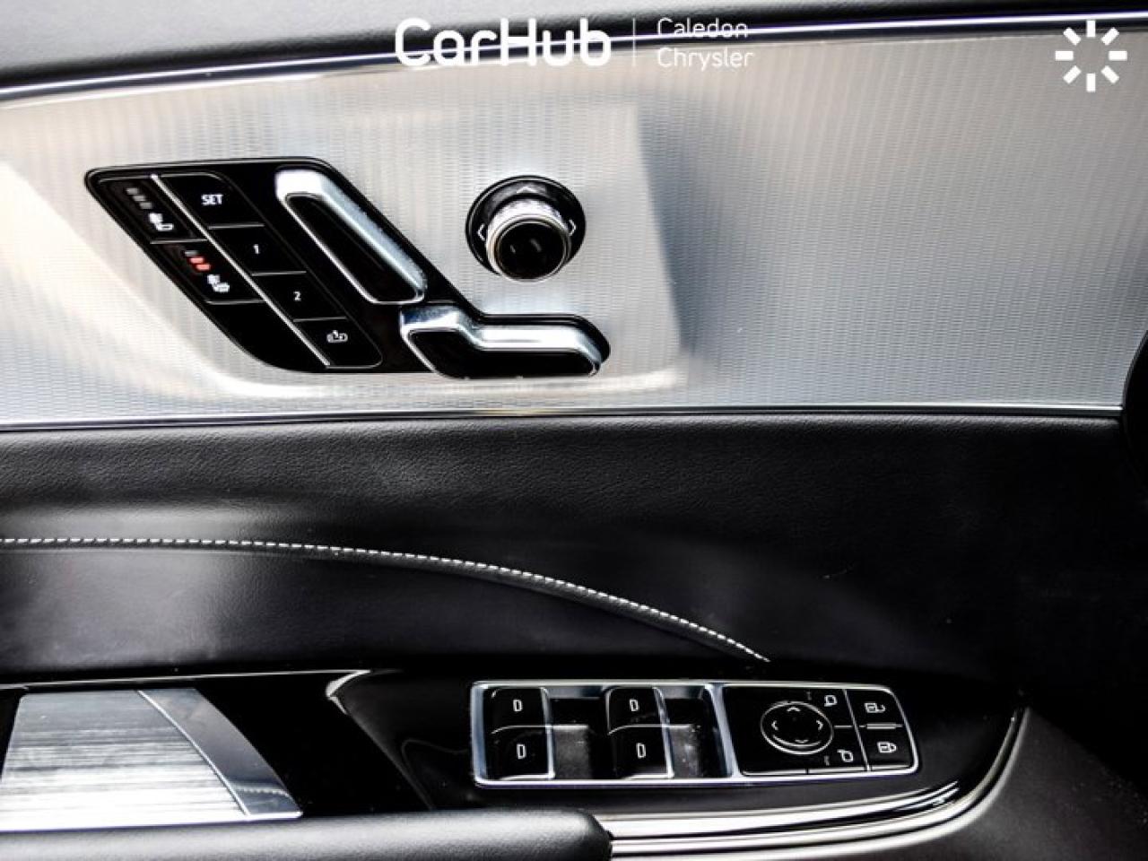 2024 Cadillac LYRIQ Tech33"Display Glass Roof w/Power Sahade Blind Spot R-Start Photo