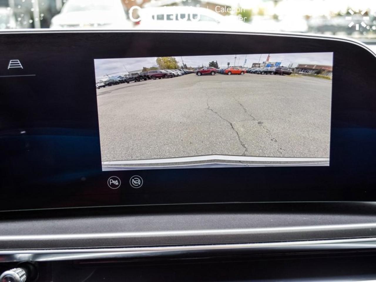 2024 Cadillac LYRIQ Tech33"Display Glass Roof w/Power Sahade Blind Spot R-Start Photo