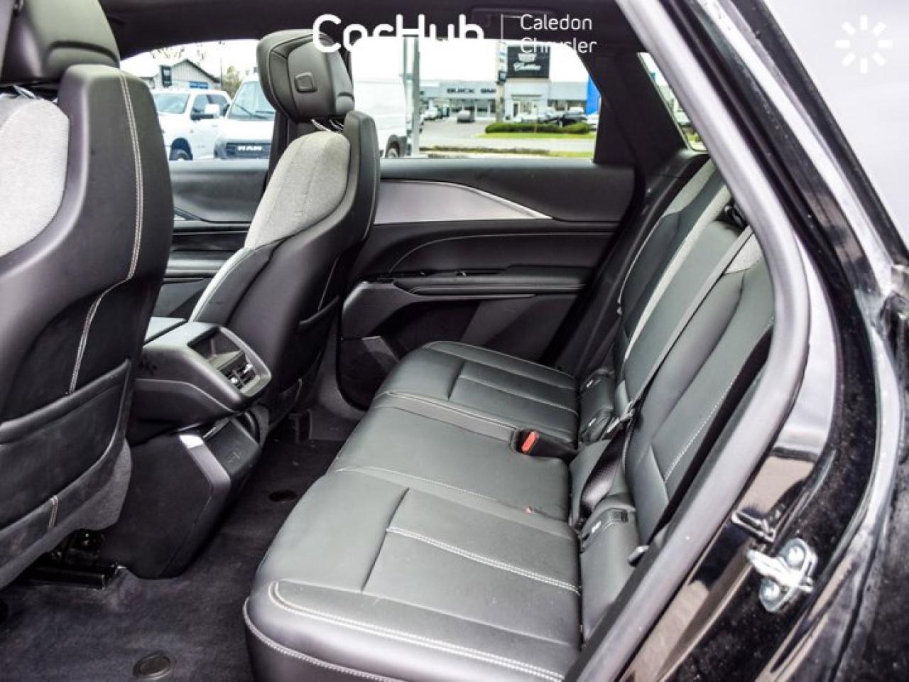 2024 Cadillac LYRIQ Tech33"Display Glass Roof w/Power Sahade Blind Spot R-Start Photo