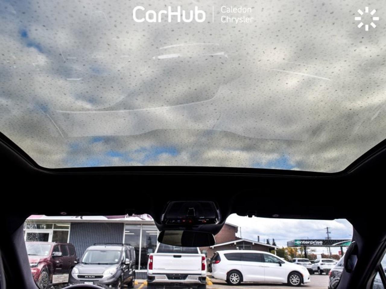 2024 Cadillac LYRIQ Tech Tech 33"Display Glass Roof w/Power Sahade Blind Spot R-Start Photo2