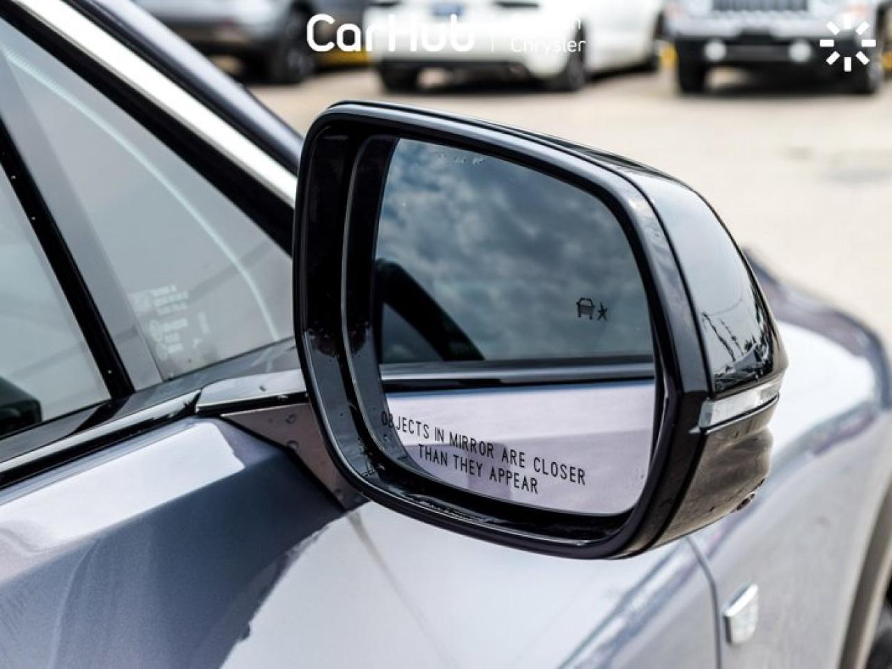 2024 Cadillac LYRIQ Tech Tech 33"Display Glass Roof w/Power Sahade Blind Spot R-Start Photo