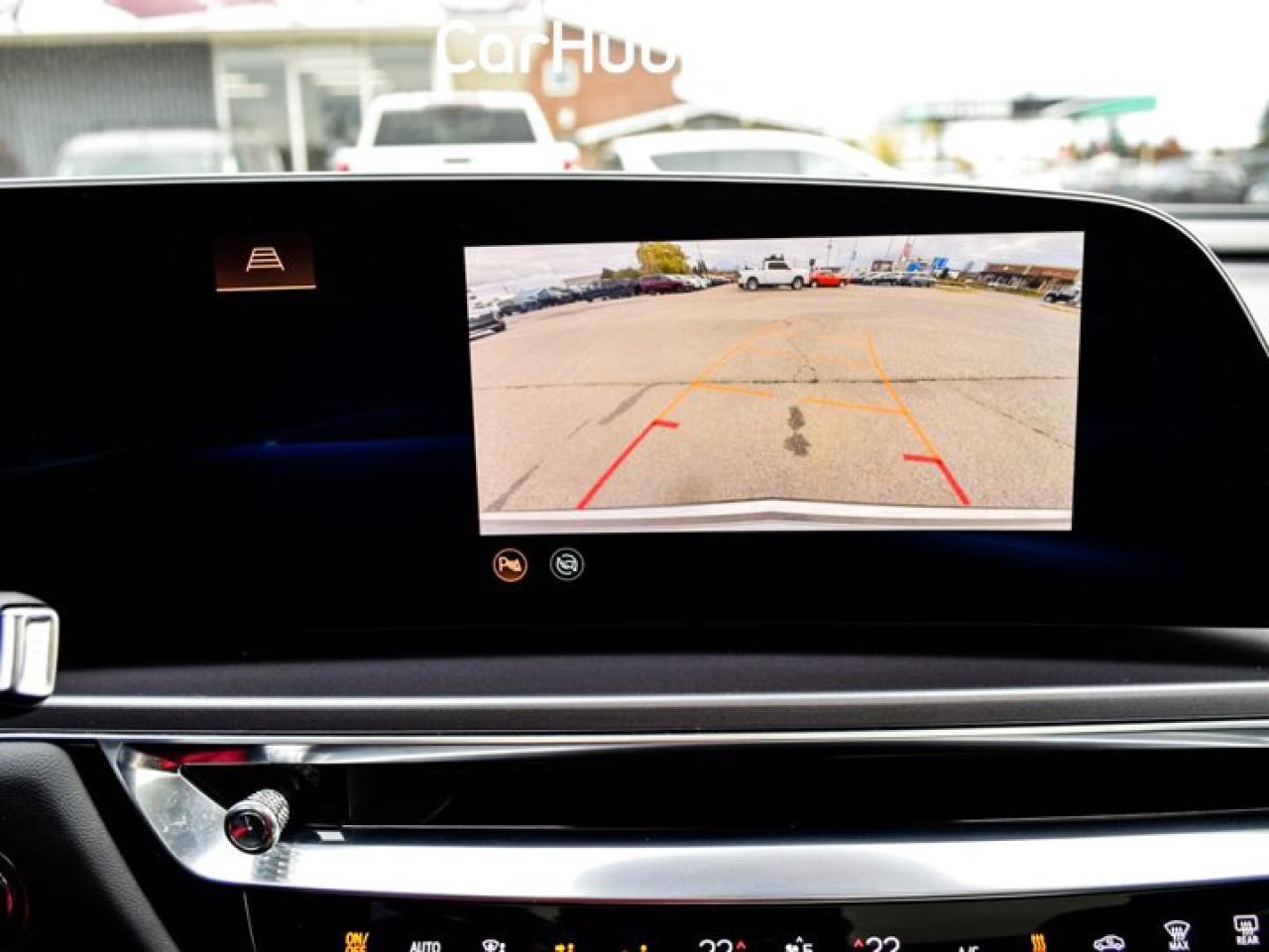 2024 Cadillac LYRIQ Tech Tech 33"Display Glass Roof w/Power Sahade Blind Spot R-Start Photo