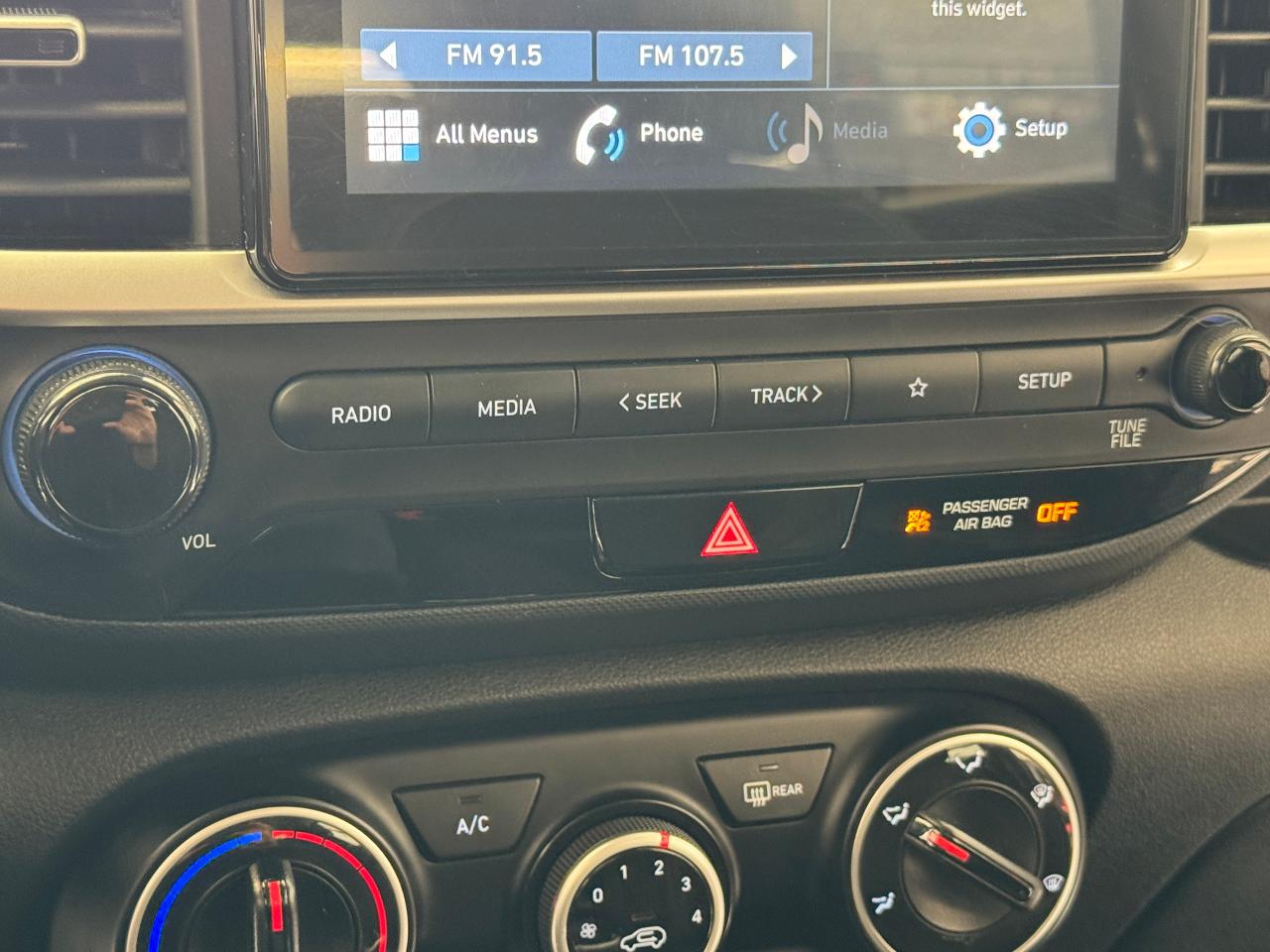 2021 Hyundai Venue Preferred+LaneKeep+Remote Start+CLEAN CARFAX Photo