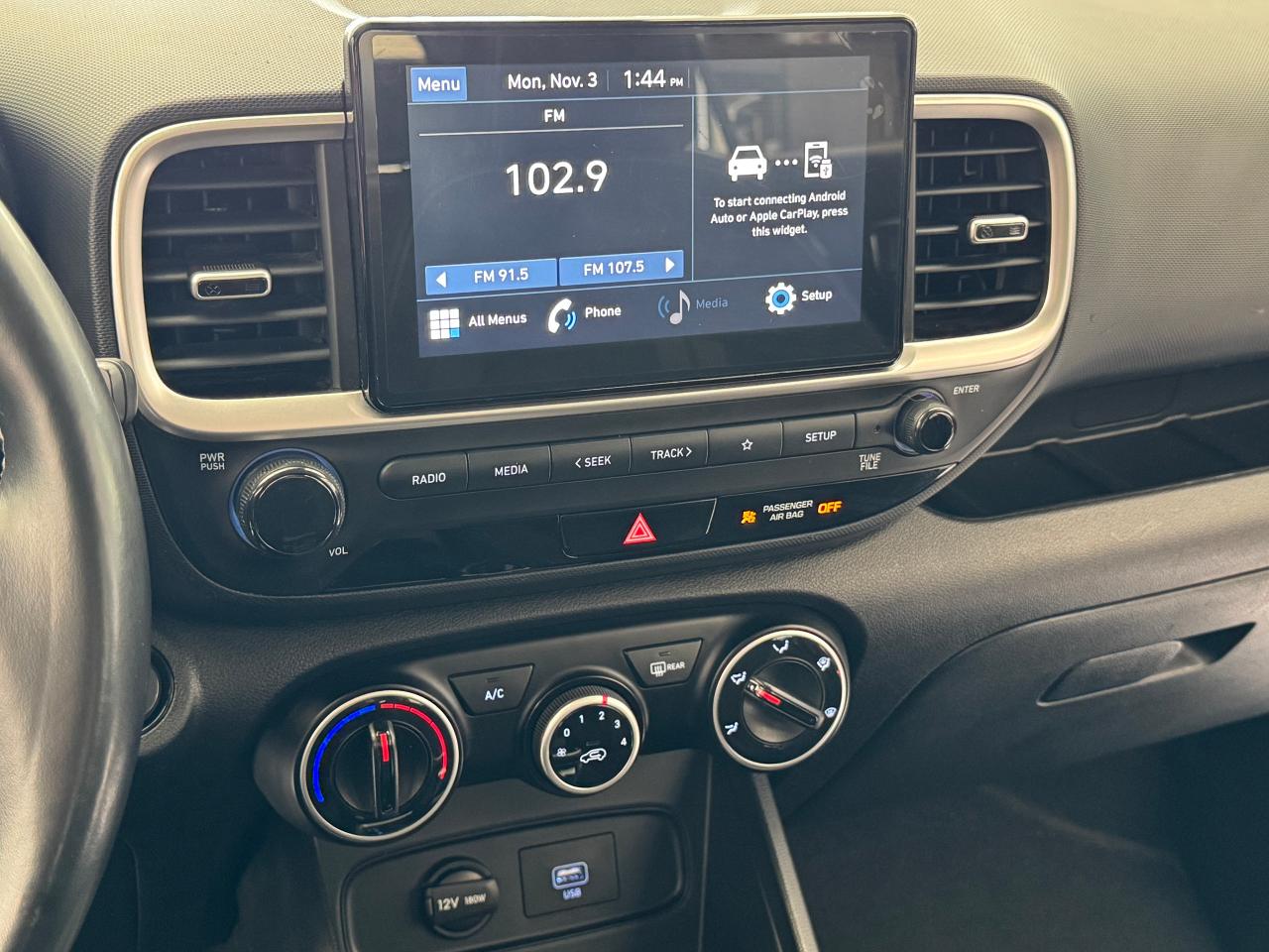 2021 Hyundai Venue Preferred+LaneKeep+Remote Start+CLEAN CARFAX Photo