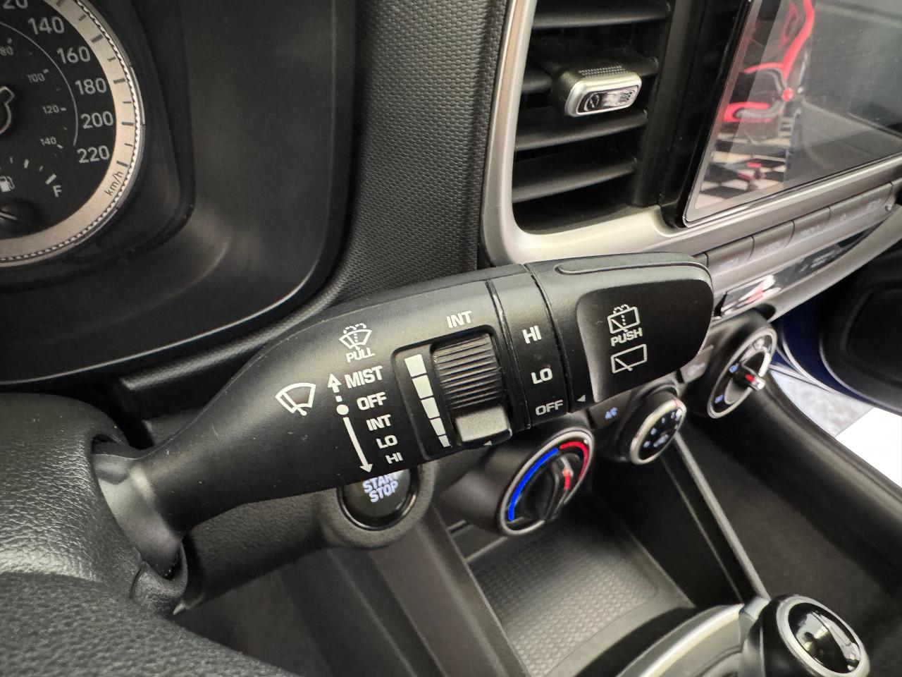 2021 Hyundai Venue Preferred+LaneKeep+Remote Start+CLEAN CARFAX Photo44