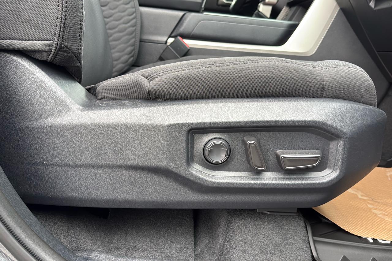 2026 Toyota Tundra CrewMax SR SR5 Photo