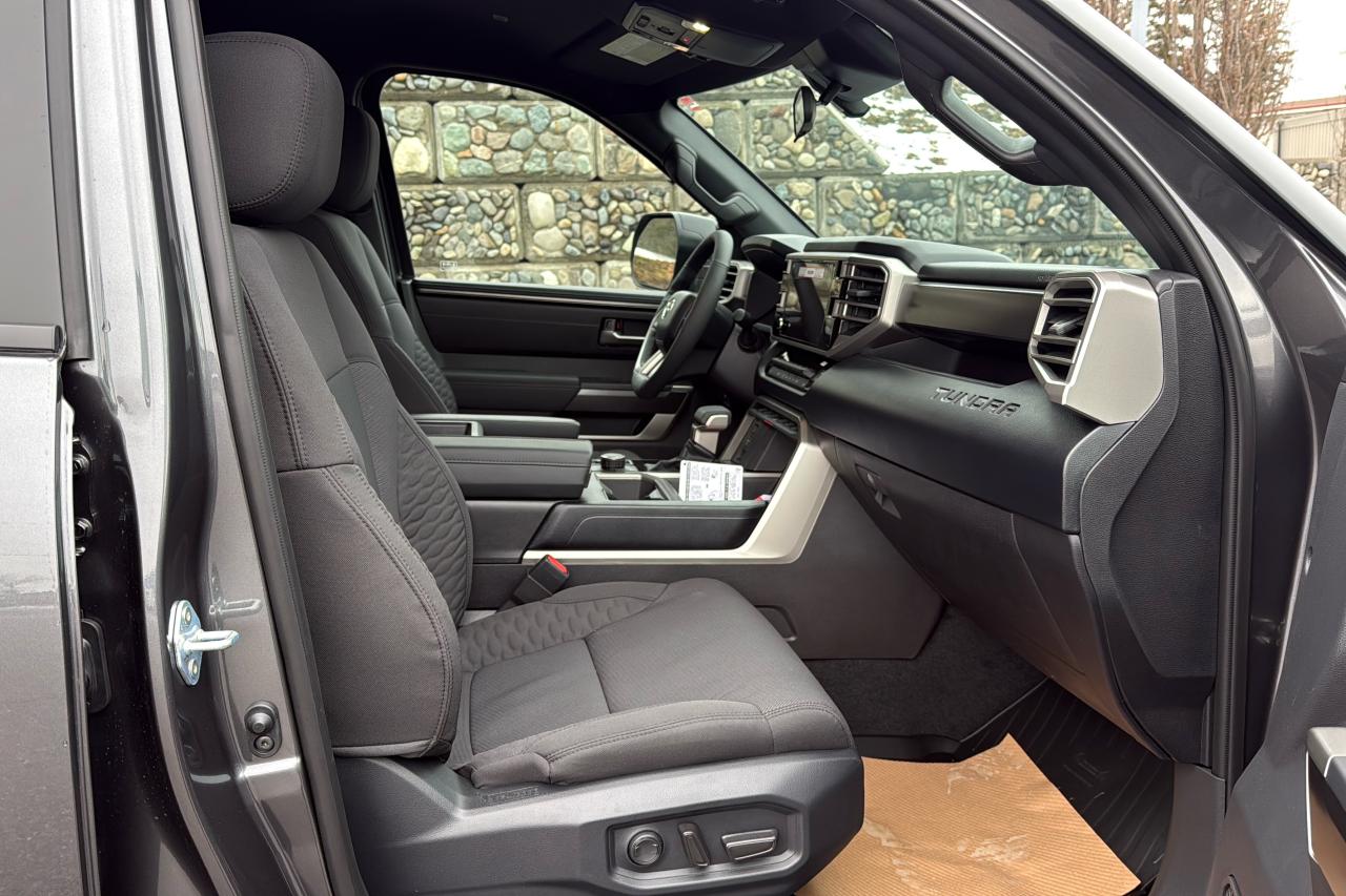 2026 Toyota Tundra CrewMax SR SR5 Photo