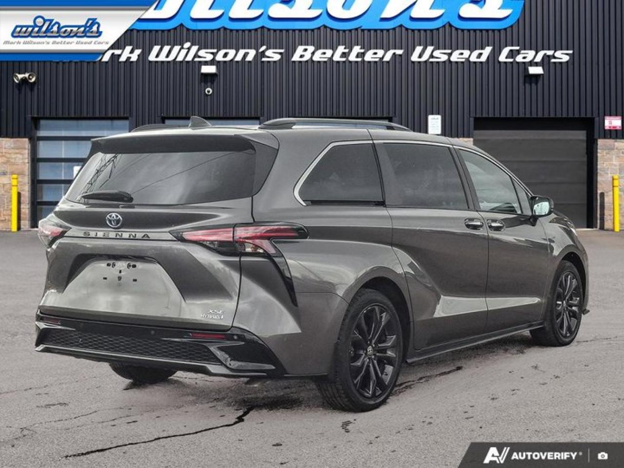 2022 Toyota Sienna XSE Tech | Entertainment Screen | Leather | Sunroof | Adaptive Cruise | CarPlay and More ! Photo4