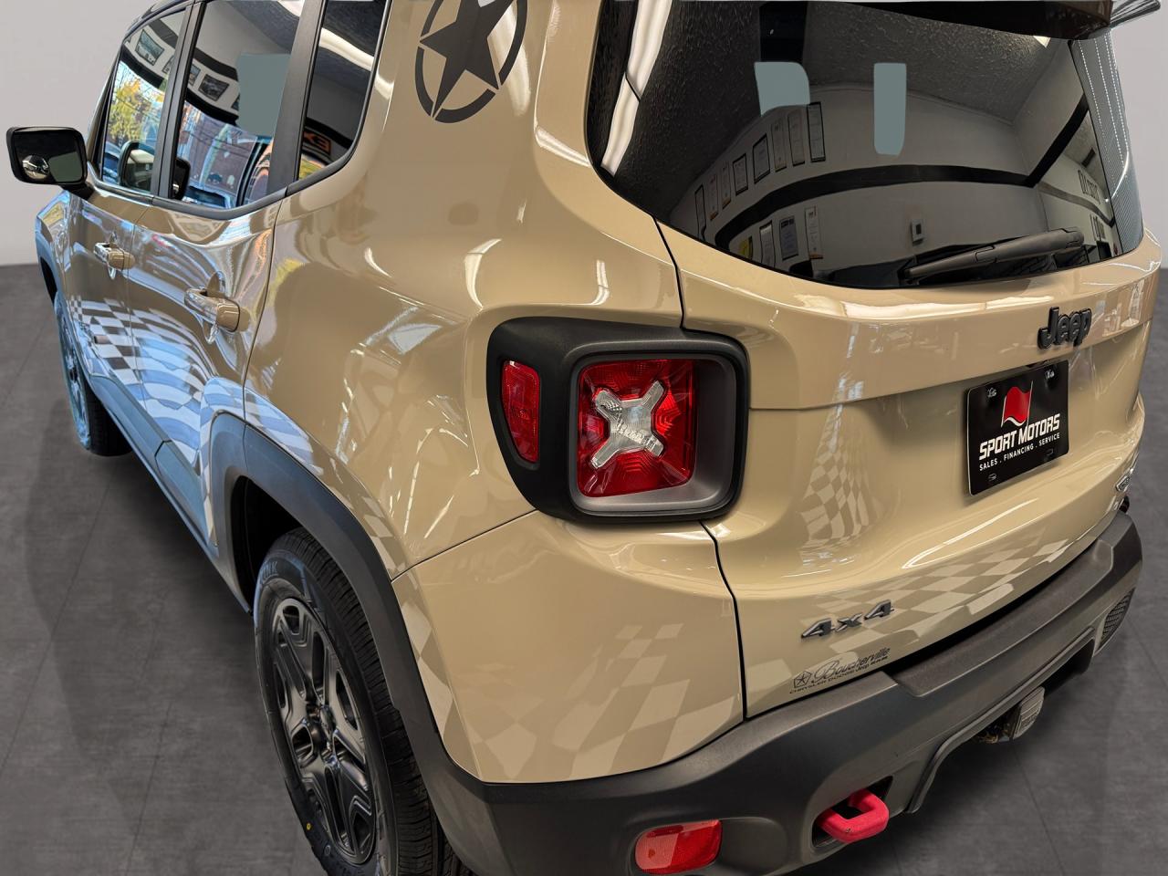 2017 Jeep Renegade 4WD 4dr Deserthawk+New Tires+Camera+CLEAN CARFAX Photo43