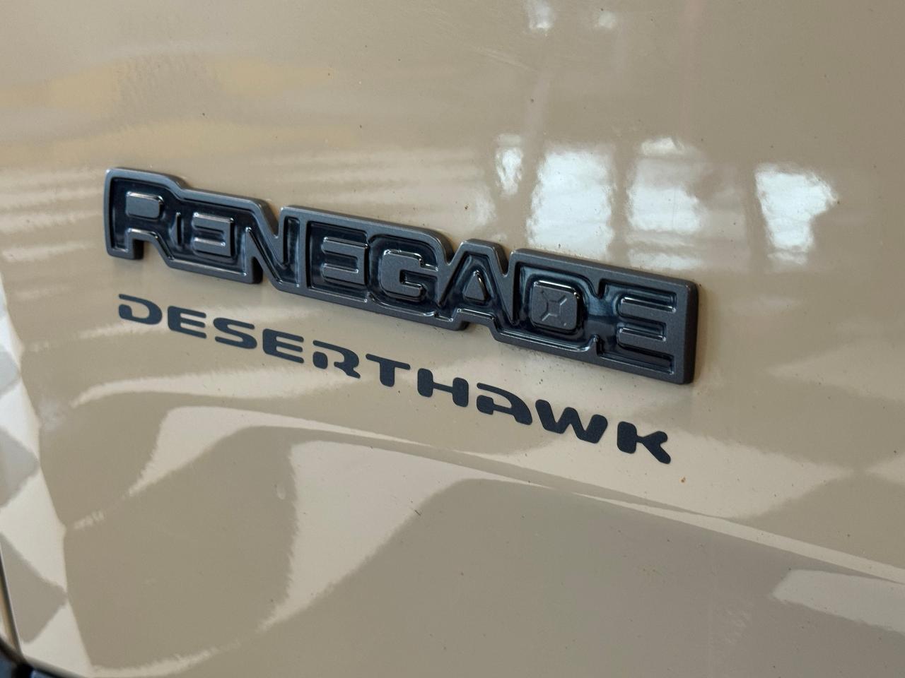 2017 Jeep Renegade 4WD 4dr Deserthawk+New Tires+Camera+CLEAN CARFAX Photo3