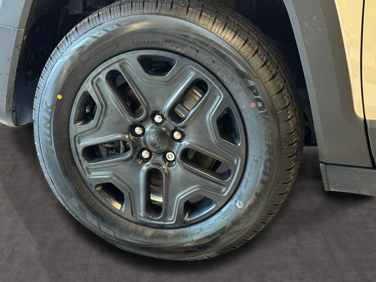 2017 Jeep Renegade 4WD 4dr Deserthawk+New Tires+Camera+CLEAN CARFAX Photo120