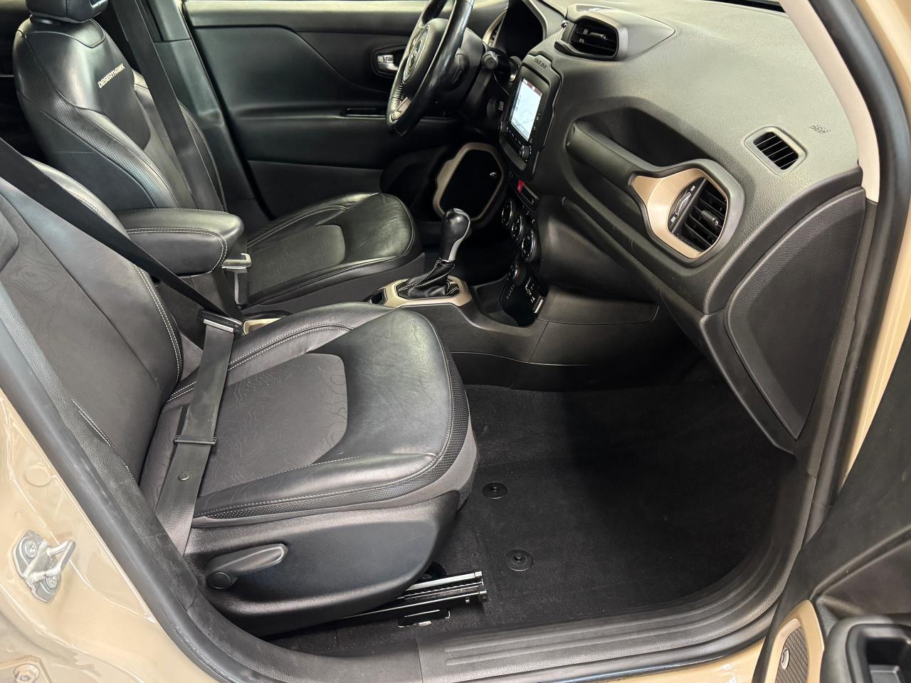 2017 Jeep Renegade 4WD 4dr Deserthawk+New Tires+Camera+CLEAN CARFAX Photo92