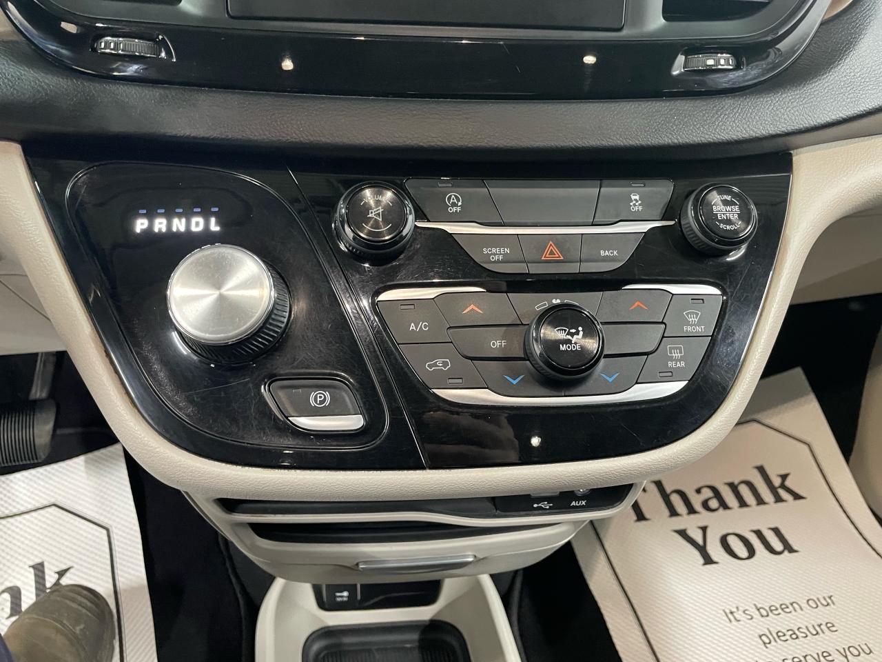 2017 Chrysler Pacifica LX Photo19