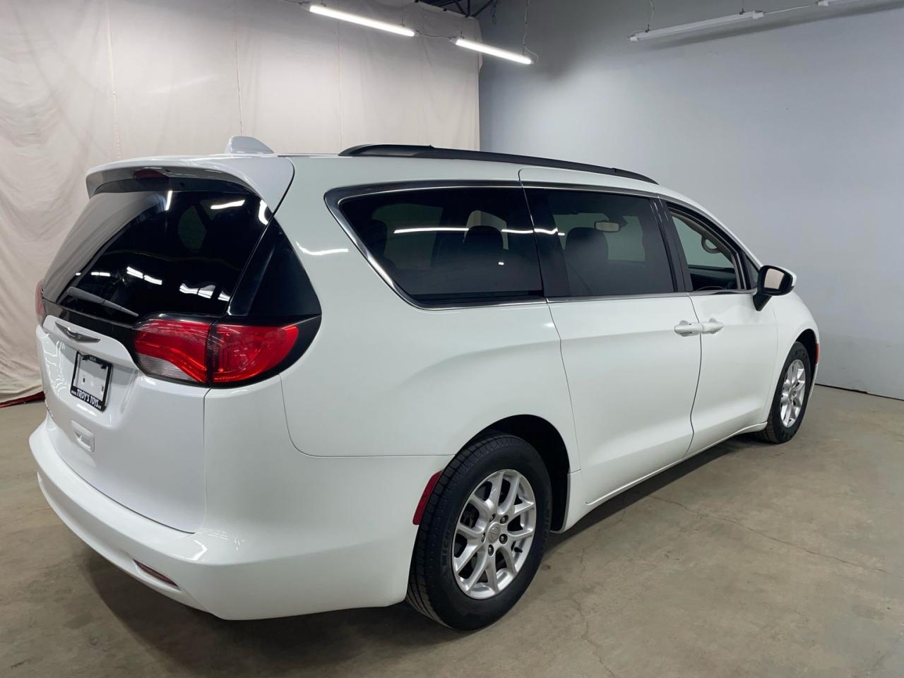 2017 Chrysler Pacifica LX