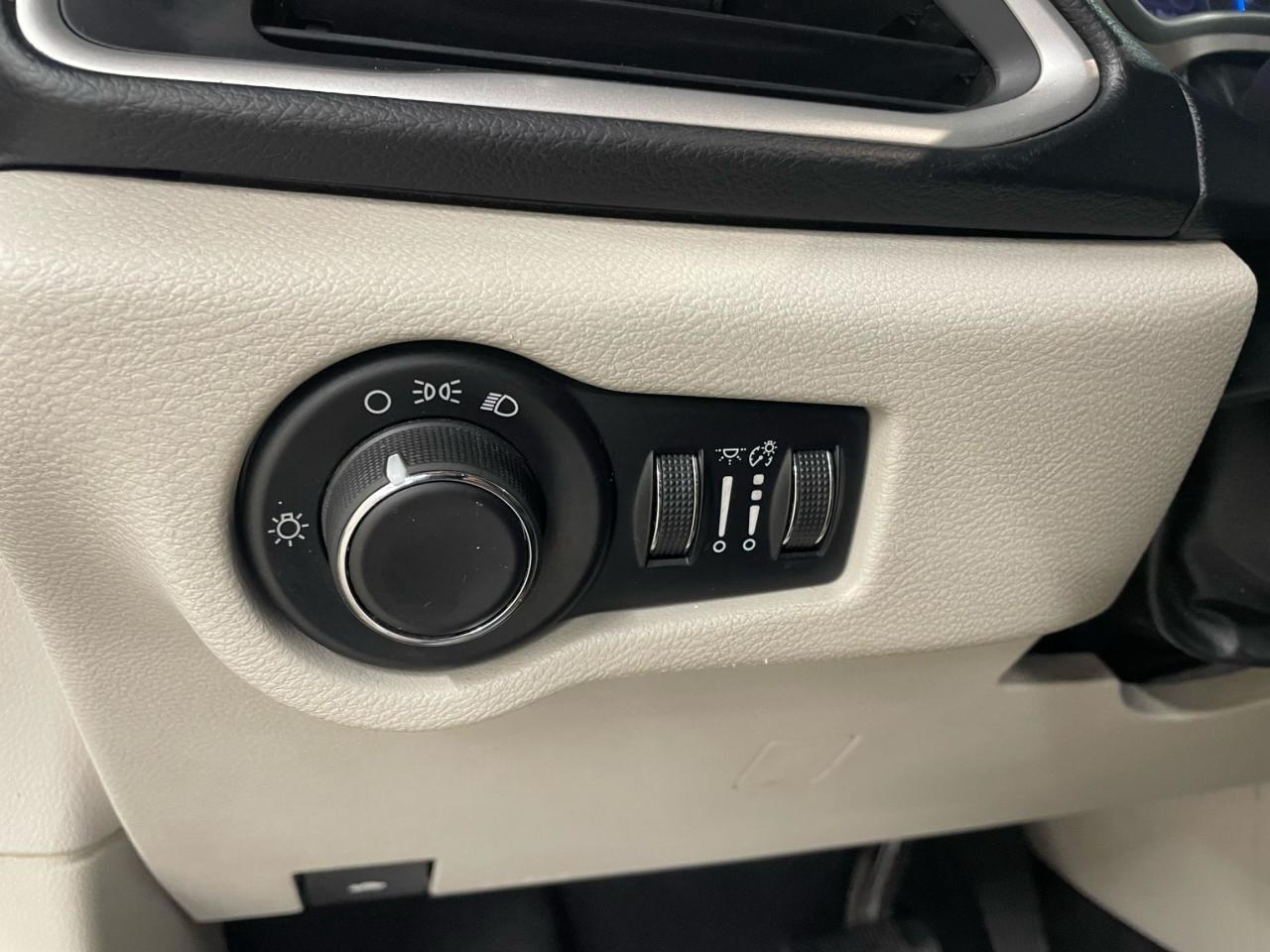 2017 Chrysler Pacifica LX